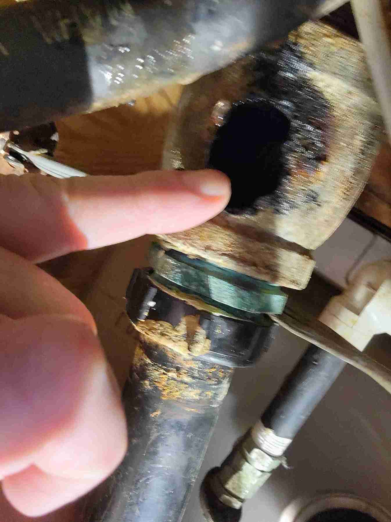 Kitchen drain pipe repair (1-Before)